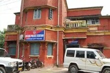 ব্যারাকের মেঝেতে পড়ে রয়েছে কনস্টেবলের দেহ, ভয়ঙ্কর কাণ্ড বেলুড়ে