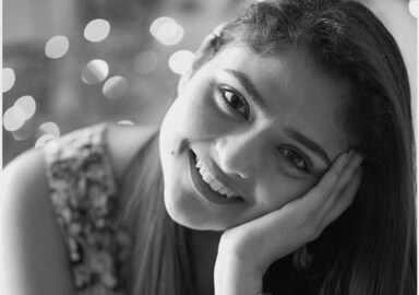 শেষ যাত্রায় ঐন্দ্রিলা শর্মা শেষ যাত্রায় ঐন্দ্রিলা শর্মা