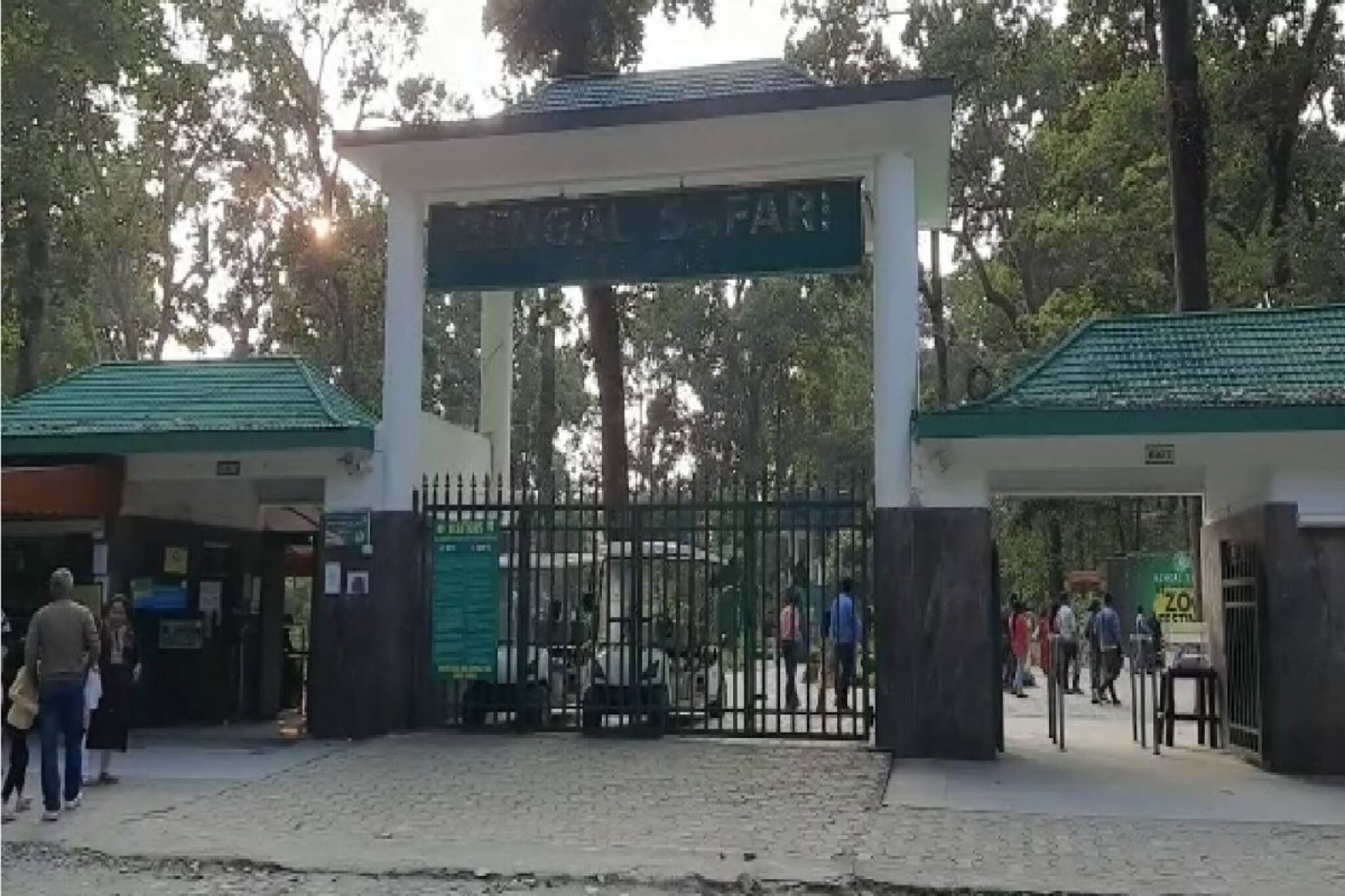 জমে উঠেছে জ্যু ফেস্টিভ্যাল! কচিকাঁচাদের ভিড় বেঙ্গল সাফারি পার্কে