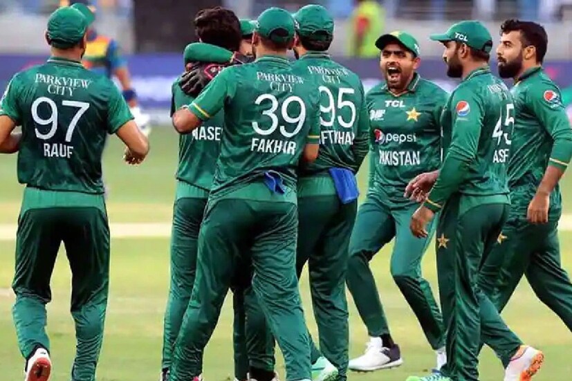 হায়দার আলি, শাদাব খান, হারিস রউফ, মহাম্মদ হাসনাইন, মহাম্মদ ওয়াসিম, নাসিম শাহ, শাহিন শাহ আফ্রিদি এবং শান মাসুদ অবিবাহিত। 