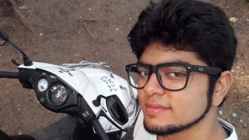 ২০১৭ সালে, আফতাব মুম্বাইয়ের জলবায়ু বাঁচাতে এবং অরণ্য বাঁচাতে ফেসবুকে একটি পোস্ট শেয়ার করে। CHANGE.ORG পোস্টটি শেয়ার করে আফতাব। আরে ফরেস্ট এবং সঞ্জয় গান্ধি জাতীয় উদ্যানে একটি মুম্বই মেট্রো কার শেড বন্ধ করার জন্য মহারাষ্ট্রের প্রাক্তন মুখ্যমন্ত্রী উদ্ধব ঠাকরে, বর্তমান ডেপুটি সিএম দেবেন্দ্র ফড়নভিসের কাছে আবেদনের জন্য স্বাক্ষর চেয়ে এই পোস্ট করে আফতাব।