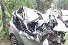 দুমড়ে মুচড়ে গেল বিলাসবহুল গাড়ি! সাতসকালে মর্মান্তিক দুর্ঘটনা নিউটাউনে! দুমড়ে মুচড়ে গেল বিলাসবহুল গাড়ি! সাতসকালে মর্মান্তিক দুর্ঘটনা নিউটাউনে!