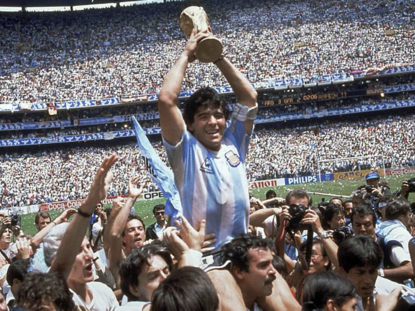 ১৯৩০ বিশ্বকাপ থেকেই আর্জেন্টিনার খেলোয়াড়দের গায়ে শোভা পায় এই আকাশি-সাদা জার্সি। ১৯৩০ বিশ্বকাপ থেকেই আর্জেন্টিনার খেলোয়াড়দের গায়ে শোভা পায় এই আকাশি-সাদা জার্সি।