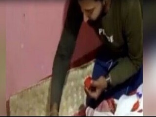 মৃত্যুশয্যায় প্রেমিকার সিঁথি রাঙিয়ে অনন্তের পথে বিদায় জানাচ্ছেন প্রেমিক! জানুন ভাইরাল ভিডিও-র সত্যতা