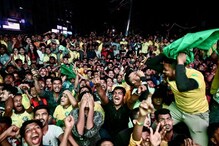 ব্রাজিল বনাম সুইজারল্যান্ড দেখতে ঢাকার রাস্তায় মানুষের ঢল, ছবি শেয়ার ফিফার ব্রাজিল বনাম সুইজারল্যান্ড দেখতে ঢাকার রাস্তায় মানুষের ঢল, ছবি শেয়ার ফিফার