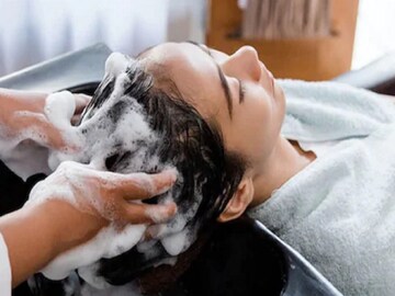 পার্লারে যাওয়াই হল কাল! শ্যাম্পু করার সময় ভয়ঙ্কর পরিণতি মহিলার! তার পর...