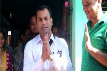 বিদ্যে টু পাস! তিনি নাকি বিলেত ফেরত ডাক্তার! ধরা পড়তেই হাউহাউ কান্না, ভাইরাল বিদ্যে টু পাস! তিনি নাকি বিলেত ফেরত ডাক্তার! ধরা পড়তেই হাউহাউ কান্না, ভাইরাল