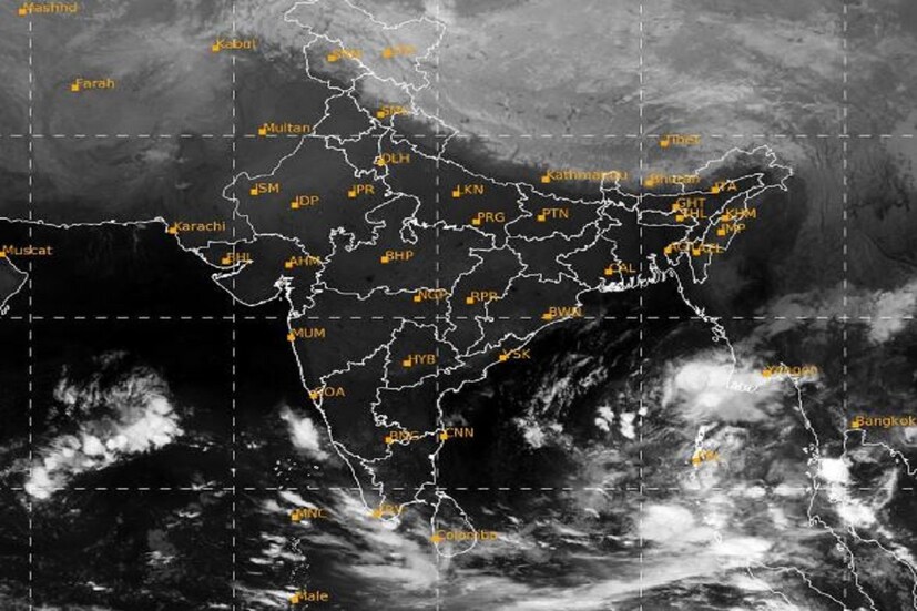 এই নিম্নচাপের জেরে আজ থেকেই আন্দামান নিকোবর দ্বীপপুঞ্জে প্রবল বৃষ্টি হবে৷ পাশাপাশি প্রবল হাওয়া চলবে৷ গড়ে গতিবেগ হবে ৪৫-৫০কিলোমিটার৷ আর গাস্টিং স্পিড অর্থাৎ যখন ঝড় টাচ করবে তখন গতিবেগ হবে ৫৫ কিলোমিটার প্রতি ঘণ্টায়৷