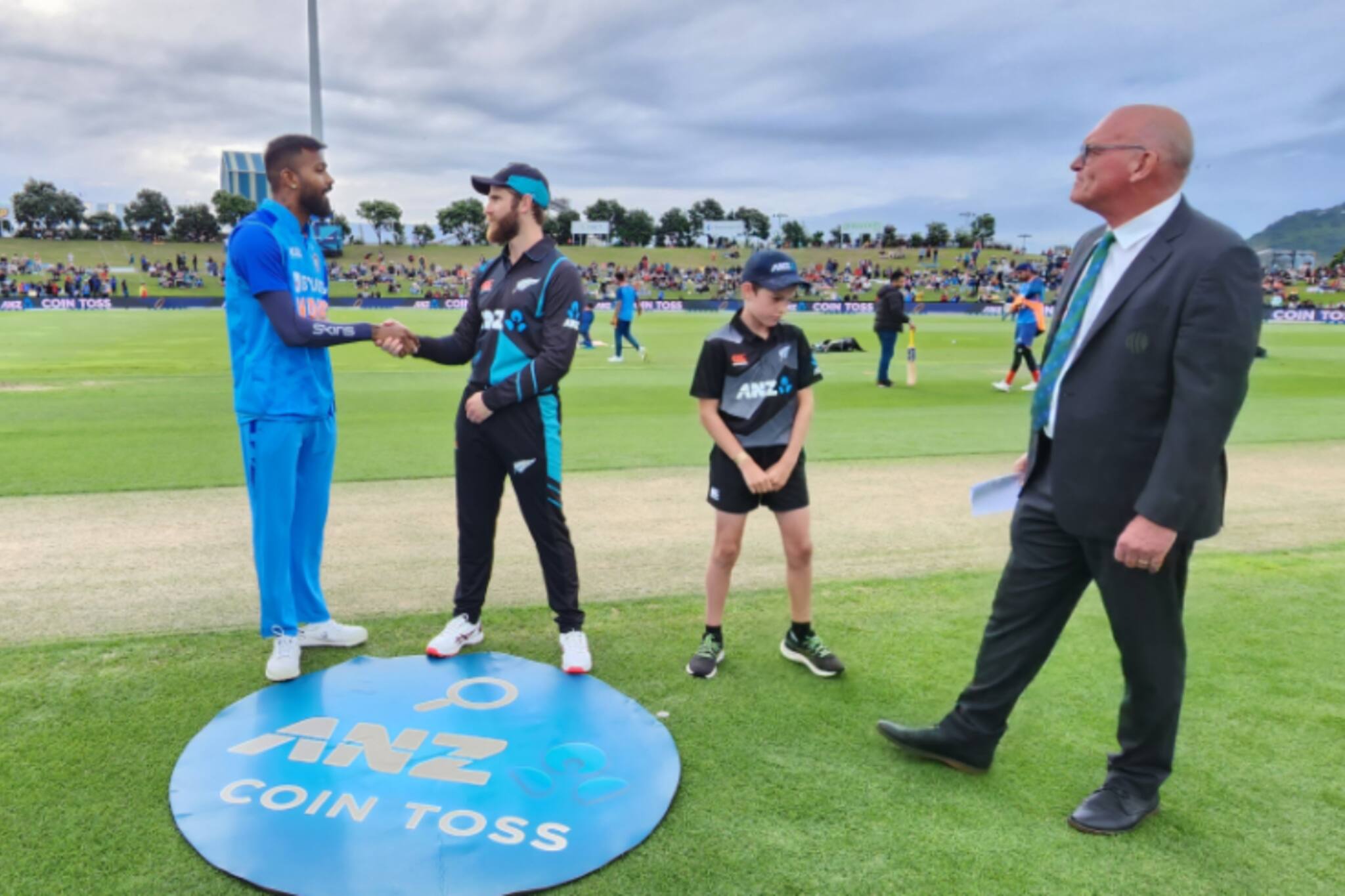 কিউইদের বিরুদ্ধে দ্বিতীয় টি-২০, টস জিতে ভারতকে ব্যাটিংয়ের আমন্ত্রণ উইলিয়ামসনের