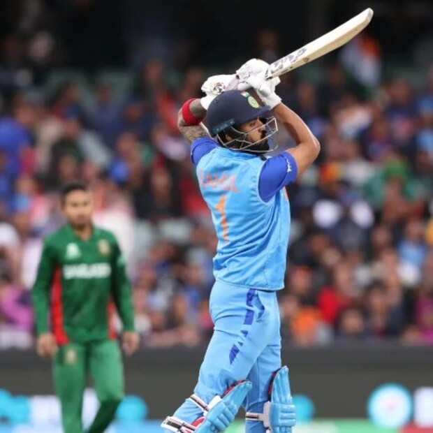 কেএল রাহুল- শেষ দুটি ম্যাচে পরপর অর্ধশতরান করে ছন্দে ফিরেছেন কেএল রাহুল। এবার ইংল্যান্ডের বিরুদ্ধে সেমিফাইনালে বড় রান করাই লক্ষ্য ভারতীয় ওপেনারের। কেএল রাহুল- শেষ দুটি ম্যাচে পরপর অর্ধশতরান করে ছন্দে ফিরেছেন কেএল রাহুল। এবার ইংল্যান্ডের বিরুদ্ধে সেমিফাইনালে বড় রান করাই লক্ষ্য ভারতীয় ওপেনারের।