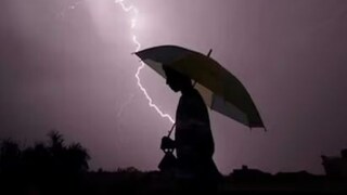 বজ্রপাতে মৃত্যু! চিকিৎসকের ঘোষণার পরও বেঁচে উঠলেন যুবক! Representative Image