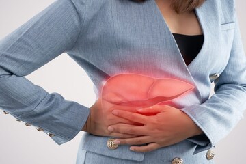 ফ্যাটি লিভারের সমস্যায় ভুগছেন? আজ থেকেই এই খাবারগুলি এড়িয়ে চলুন