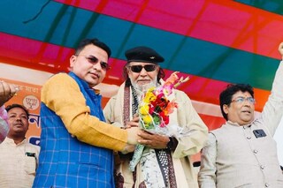 চে খ্যাত টুপিতে মিঠুন চক্রবর্তী, বুধবার পুরুলিয়ায়৷ 