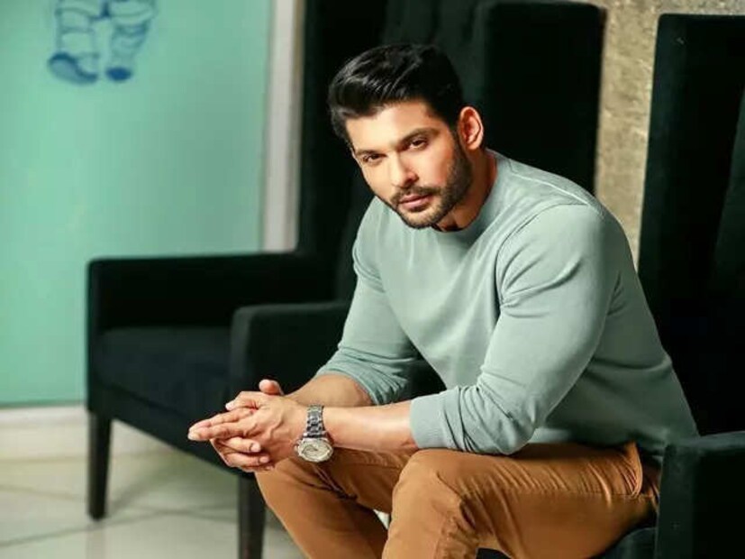 বিগত সময়ে অনেক তারকারই মৃতু হয়েছে শরীরচর্চা করার সময় হৃদ্‌রোগে আক্রান্ত হয়ে। ২০২১ সালের ২ সেপ্টেম্বর ৪০ বছর বয়সে ঘুমের মধ্যে হৃদ্‌রোগে আক্রান্ত হয়ে মারা যান ছোটপর্দার জনপ্রিয় মুখ সিদ্ধার্থ শুক্লা। তিনি ‘বিগ বস’-এর ১৩ তম পর্বের বিজয়ী-ও ছিলেন। জানা যায়, মৃত্যুর দিন সন্ধ্যাবেলা মায়ের সঙ্গে আবাসনের বাইরে হাঁটতে গিয়েছিলেন। রাতের খাবার খেয়ে ঘুমোতেও যান। ঘুমের মধ্যেই হৃদ্‌যন্ত্র বিকল হয়ে মৃতু হয় অইনেতার। চিকিৎসকরা বলেছিলেন, অতিরিক্ত শরীরচর্চা কারণেই তাঁর শরীরের ক্ষতি হয়েছিল। হৃদ্‌যন্ত্র বিকল হওয়ার নেপথ্যেও দায়ী শরীরচর্চা।