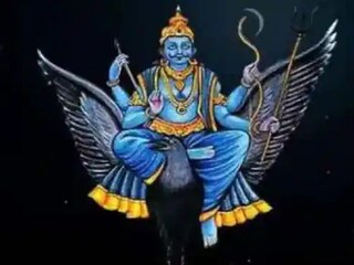 নতুন বছরে কুম্ভ রাশিতে গমন করছেন শনিদেব! শশ রাজযোগে সুদিনের মুখ দেখবেন এই রাশিরা