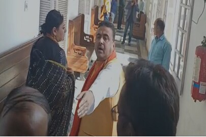 শুভেন্দুকে ডাক মমতার
