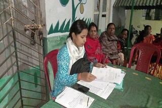 অফিসের বাইরে তৃণমূল কাউন্সিলর