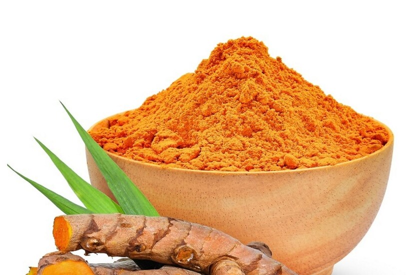 হলুদের সঙ্গে গোলাপ জল ও দুধ মিশিয়ে মুখে মাখতে হবে । ১০ থেকে ১৫ মিনিট পরে মুখ ধুয়ে নিতে হবে । এই ফেসপ্যাকটি সপ্তাহে ২ থেকে ৩ দিন ব্যবহার করতে হবে ।   Disclaimer: এই প্রতিবেদনটি কেবলমাত্র সাধারণ তথ্যের জন্য, তাই বিস্তারিত জানতে হলে সর্বদা বিশেষজ্ঞের পরামর্শ নিন।