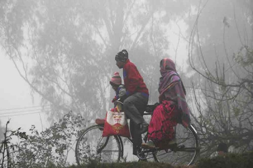 দক্ষিণবঙ্গের উপকূলের জেলা-সহ বেশ কিছু জেলাতে সকালের দিকে হালকা কুয়াশা পড়তে পারে। বেলায় পরিষ্কার আকাশ। সপ্তাহন্তের দিকে কোথাও কোথাও আংশিক মেঘলা আকাশের সম্ভাবনা।