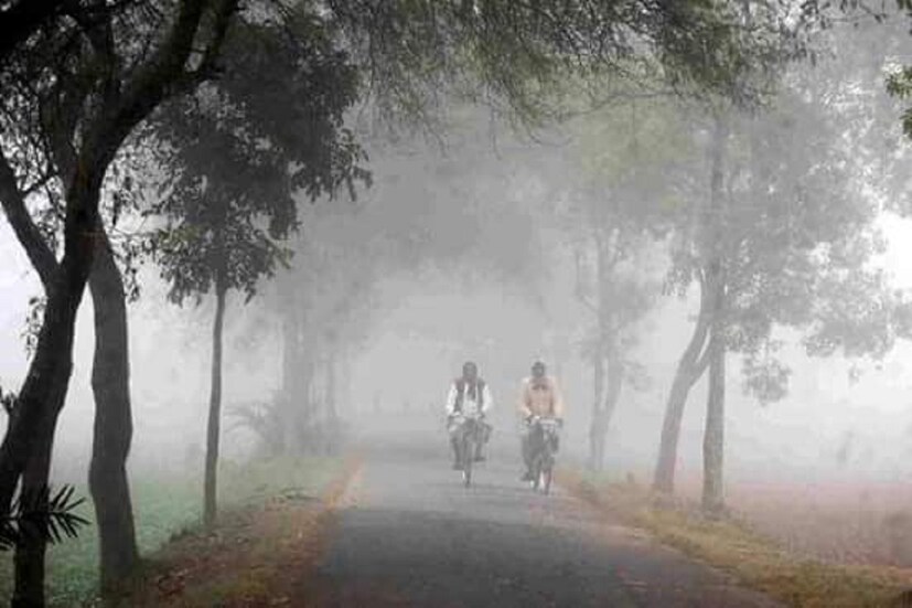 এ দিকে, সামগ্রিক ভাবে জুনের পর জুলাইয়ের মাঝামাঝি পর্যন্ত একটানা বৃষ্টিহীন থেকেছে কলকাতা-সহ দক্ষিণবঙ্গের বিস্তীর্ণ এলাকা। তার ফলে কৃষিকাজের উপরেও এই অনাবৃষ্টির প্রভাব পড়েছে। তবে শীতের প্রাক্কালে, পুজোর ঠিক পর পর দক্ষিণবঙ্গের একাধিক জেলায় বৃষ্টির দেখা মিলেছে। বৃষ্টিতে ভিজেছে কলকাতাও।  