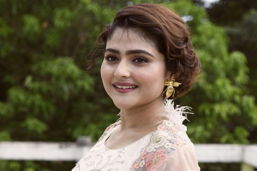 বেশ কয়েকদিন ধরেই অসুস্থ ঐন্দ্রিলা, হাওড়ার এক বেসরকারি হাসপাতালে ভর্তি আছেন এই শিল্পী ৷ প্রতিটি মুহূর্তে লড়ে যাচ্ছেন, সারা দেশজুড়ে প্রার্থনা যাতে ফের একবার জীবনের মূলস্রোতে ফিরে আসতে পারেন ঐন্দ্রিলা ৷ ফাইল ছবি ৷ 