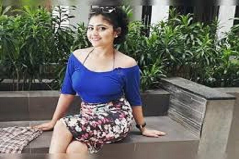 তবে সারা দেশ ঐন্দ্রিলার সুস্থতা প্রার্থনা করলেও বেশ কিছু মানুষের ভিন্ন আচরণ অত্যন্ত হতাশ করছে কলুষিত করছে মানবিকতা, কলুষিত করথে মানসিকতা ৷ তাঁদেরই বার্তা দিয়েছেন অভিনেত্রী দোলন রায় ৷ ফাইল ছবি ৷