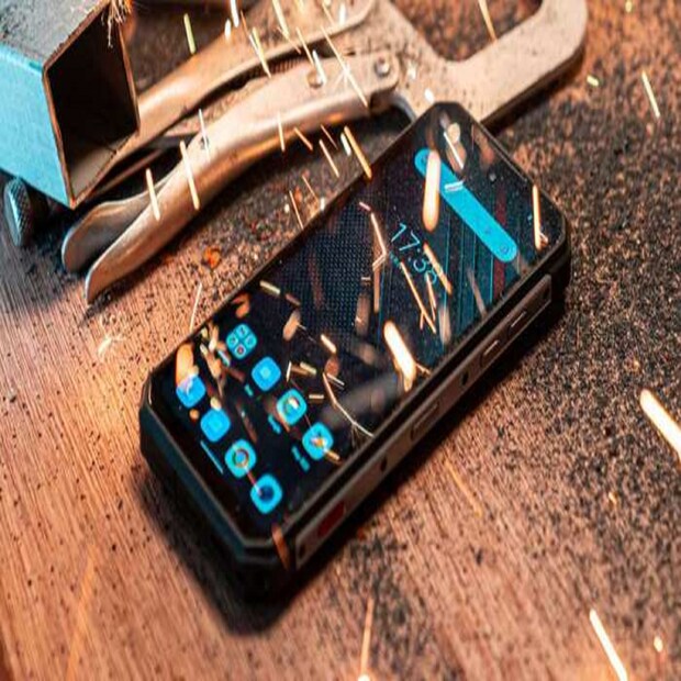 Oukitel WP21 $280 (22,922 টাকা) থেকে দাম শুরু হয়েছে ৷ ২৪ নভেম্বর থেকে অলিওএক্সপ্রেসের মাধ্যমে  কেনাকাটা করা যেতে পারে ৷ প্রতীকী ছবি ৷ 