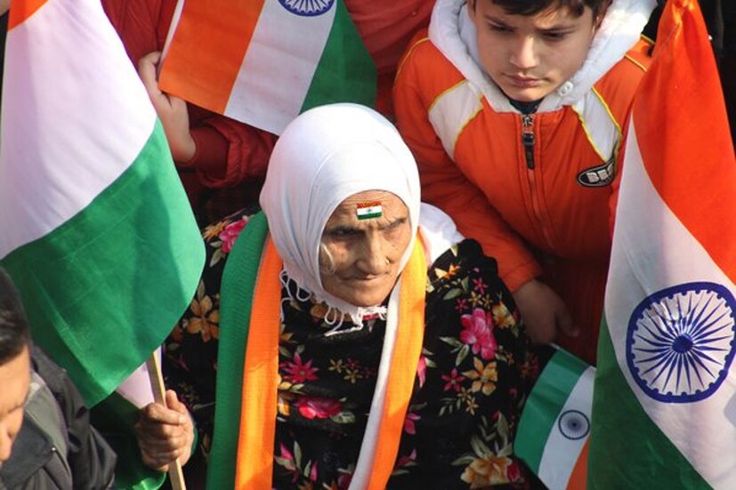 ছাড়াও মায়বর্গ ৩৭, ম্যাক্স ওডড ২৯ রান করে শুরুটা ভালই শুরুটা করেছিলেন ৷ দু'জনে ওপেনিং-এ ৫৮ রানের পার্টনারশিপ করেন ৷ এরপরে কম কুপার ও ওডোড মিলে দ্বিতীয় উইকেটে ৩৯ রান করেন ৷ ফাইল ছবি ৷