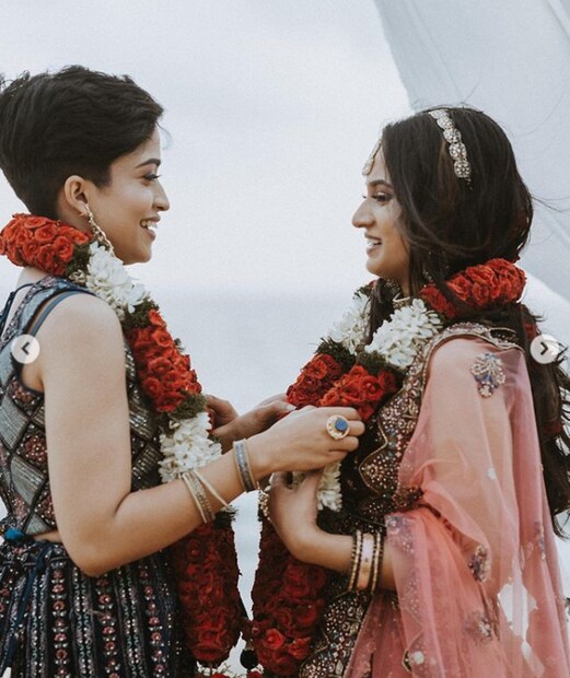 যখন তাঁদের পরিবার এবং সমাজ তাঁদের সমকামী সম্পর্কের কঠোর বিরোধিতা করেছিল এবং তাঁদের আলাদা করার চেষ্টা করেছিল, ঠিক তখনই সমাধান মেলে কেরালা কোর্টে। (ছবি: ইনস্টাগ্রাম)