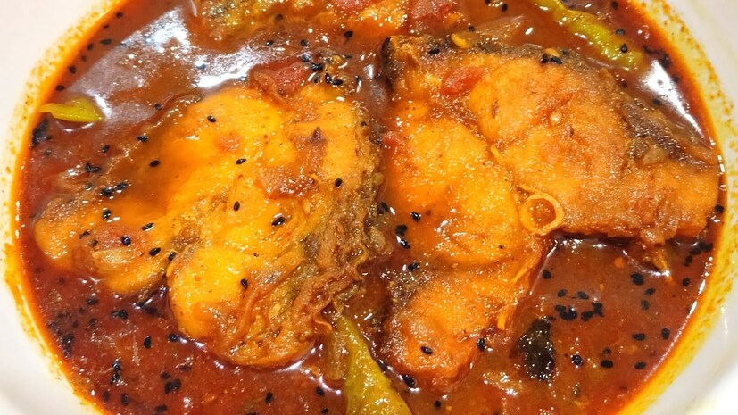 হিমায়িত খাবার: হিমায়িত খাবার পুনরায় গরম করা তখনই নিরাপদ যখন একটি সঠিক প্রক্রিয়া অনুসরণ করা হয়। এর সবচেয়ে বড় চ্যালেঞ্জ হল এটা গরম করতে অনেক বেশি সময় লাগে। তবে সঠিকভাবে গরম করা গুরুত্বপূর্ণ। এতটাই গরম করতে হবে যেন খাবার থেকে বাষ্প ওঠে। প্রতীকী ছবি ৷ 