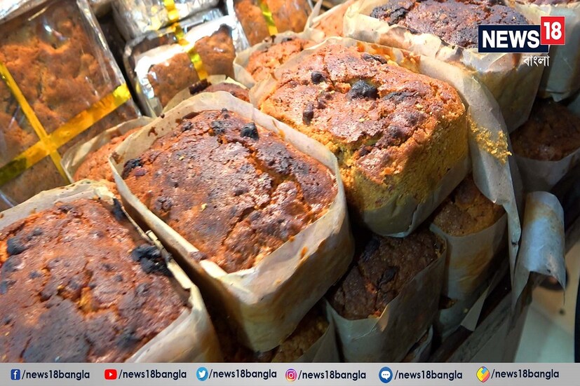 নাহুমস-এর 'বড়দিন স্পেশ্যাল' কেক খেতে ক্রেতারা আড়াই-তিন ঘণ্টা পর্যন্ত লাইনে দাঁড়ান!