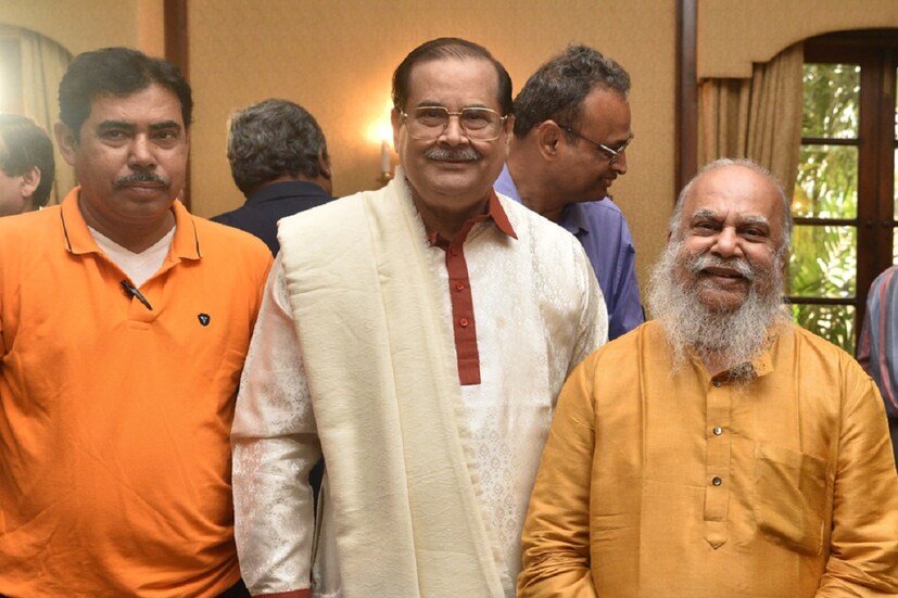 উস্তাদ আলী আকবর খানের জন্ম শতবর্ষ উপলক্ষে এই অনুষ্ঠানের আয়োজন করতে চলেছেন আরেক কিংবদন্তির সরোদ শিল্পী তেজেন মজুমদার। উচাঙ্গ সঙ্গিতের অন্যতম পীঠস্থান এই বাংলা, তাই এখানেই হতে চলেছে স্বরসম্রাট ফেস্টিভ্যাল।