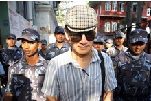 কে এই চার্লস শোভরাজ? জানুন অন্ধকার জগতের এই কুখ্যাত সিরিয়াল কিলারের অজানা তথ্য