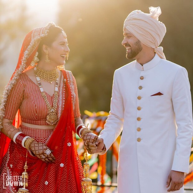 হিমাচল প্রদেশে ১৪ ফেব্রুয়ারি চারহাত এক হয়েছে বিক্রান্ত মাসি ও শীতল ঠাকুরের। ২০১৫ থেকে প্রেম পর্ব চলছিল তাঁদের। 