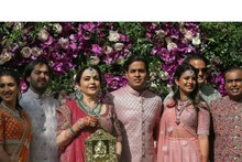 জমজমাট বিয়ে থেকে রং-রঙিন রোকা, আম্বানি পরিবারের কিছু অনুষ্ঠানের ঝলক, দেখুন