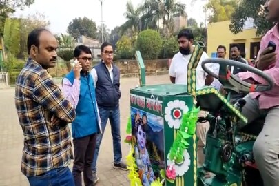 এই মেশিন ট্রলিতেই পাচার হচ্ছিল বীজ ধানের বস্তা 