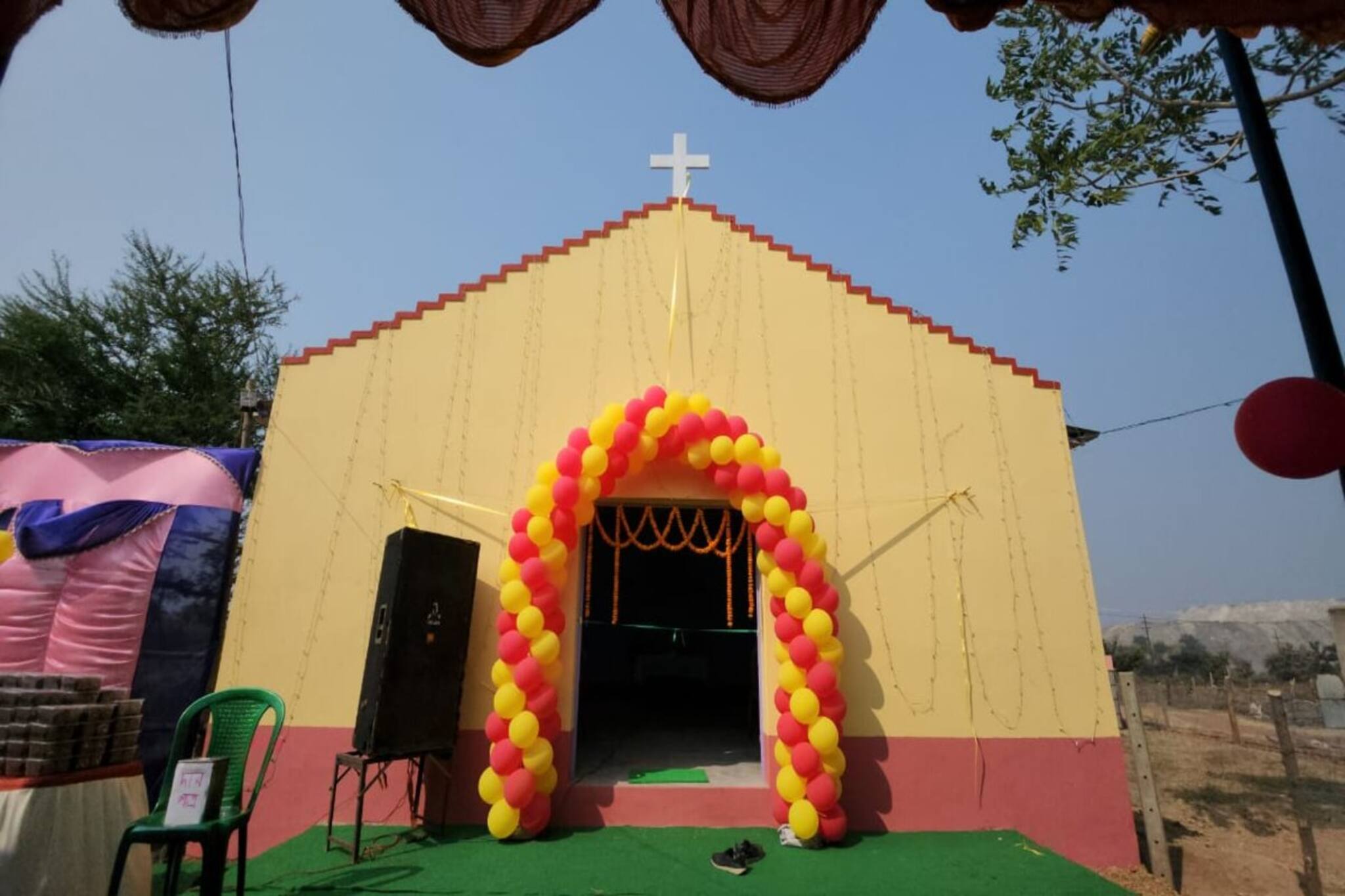 বড়দিনের উপহার বড়দিনের আগেই! কুমারডিহিতে নতুন চার্চ