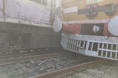 মোবাইল ফোন ব্যবহারে বিরাট কড়াকড়ি মোবাইল ফোন ব্যবহারে বিরাট কড়াকড়ি
