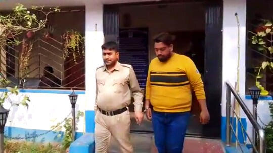 মাকে খুন করার অভিযোগে গ্রেফতার ছেলে