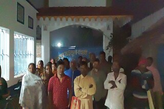 বিক্ষোভ স্কুলে