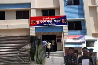রাতের অন্ধকারে দুষ্কৃতীদের হামলা 