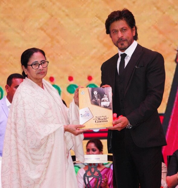 ২০১৯ সালের পর অতিমারির বছরে কলকাতা চলচ্চিত্র উৎসব হয়নি। ২০২১ সালেও নয়। ২০২২ সালের এপ্রিলে আগের বছরের চলচ্চিত্র উৎসব দেরিতে উদ্‌যাপিত হয়েছিল। তবে সেখানে তারকাদের উপস্থিতি ছিল কম! সব অভাব পুষিয়ে গেল ২৮তম চলচ্চিত্র উৎসবে