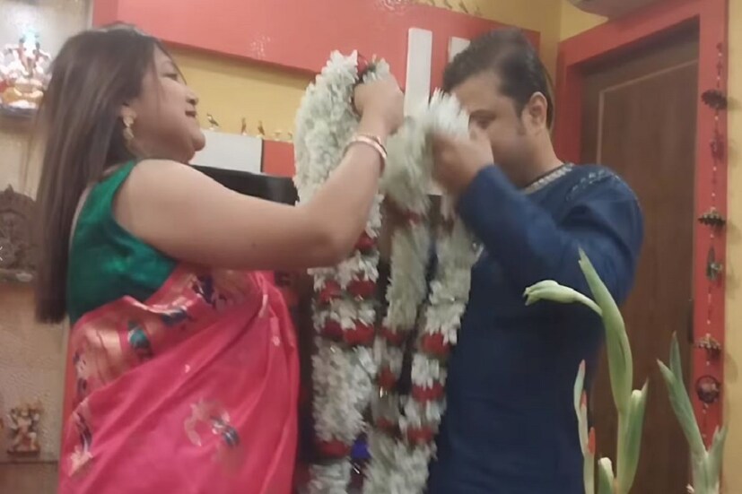 বিশ্বনাথের বিবাহ বার্ষিকীর জন্য টলিউডের বন্ধুবান্ধব থেকে ভক্তরা একের পর এক শুভেচ্ছা জানিয়েছেন ৷ ছবি সৌজন্যে ফেসবুক ৷