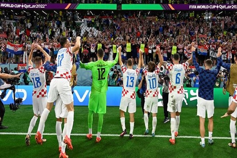 কোয়ার্টার ফাইনালে ব্রাজিলকে টাইব্রেকারে হারিয়ে নেইমারদের ষষ্ঠ বিশ্বকাপ জয়ের আশা শেষ করে দিয়েছিল ক্রোয়েশিয়া আর এবার মেসিদের বিরুদ্ধে নামার আগেও হুঁশিয়ারি দিয়ে রাখলেন লুকা মদ্রিচ।