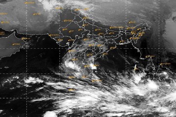 জোড়া সাইক্লোনের চোখরাঙানি! বঙ্গোপসাগর, আরব সাগর দুদিকই কাঁপবে,রইল আপডেট