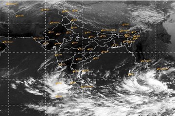 ফের বইবে হু হু করে হাওয়া, উথালপাথাল হবে সমুদ্র, কলকাতার কী হাল, রইল আপডেট ফের বইবে হু হু করে হাওয়া, উথালপাথাল হবে সমুদ্র, কলকাতার কী হাল, রইল আপডেট