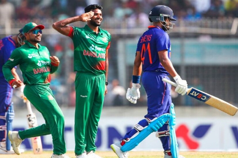ভারত এখনও পর্যন্ত ওডিআইতে মোট ১০১৮ টি ম্যাচ খেলেছে। তিনি জিতেছে ৫৩১টি , হেরেছে ৪৩৫টি ম্যাচে। ৯টি ম্যাচ টাই হয়েছে। ৪৩ টি ম্যাচের জন্য কোনও ফলাফল আসেনি। আগামী বছর ভারতে অনুষ্ঠিত হবে ওয়ানডে বিশ্বকাপ। এমন পরিস্থিতিতে বাংলাদেশের বিরুদ্ধে সিরিজের বাকি ২ ম্যাচ জিতে ফিরতে চাইছে টিম ইন্ডিয়া।  Photo- AP