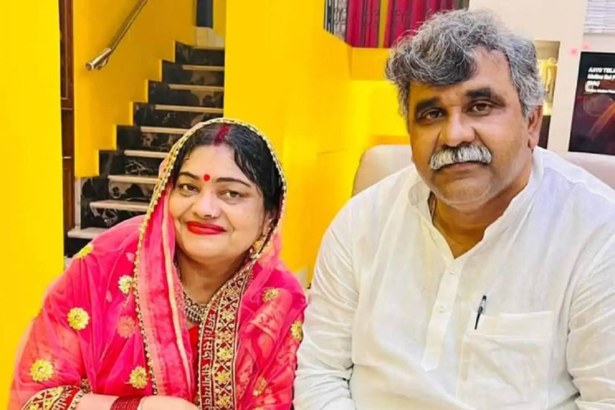 বিজেপি নেতা জিতেন্দ্র তিওয়ারির বাড়ির বাইরে অপেক্ষায় পুলিস, দেখুন ভিডিও