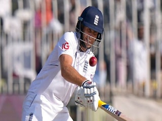 pakistan vs england: joe root decides to bat left handed video goes viral- Photo - AP 