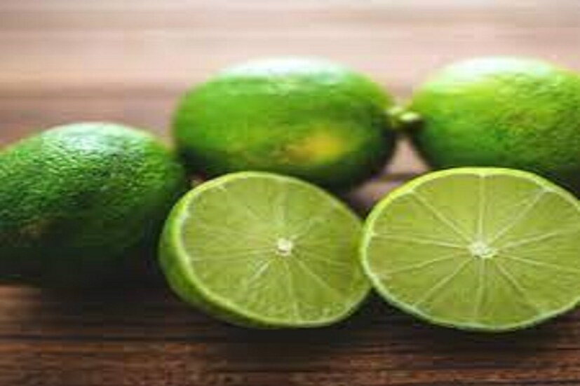 আর যদি মাত্র অর্ধেক লেবু ব্যবহার হয়ে থাকে, তা হলে উন্মুক্ত প্রান্তটি মোড়ক দিয়ে ঢেকে দিয়ে একটি সিল করা পাত্রে রাখতে হবে। তবে সেটা কয়েকদিনের মধ্যেই ব্যবহার করতে হবে। লেবু তাজা রাখার একটি সহজ কৌশল হল এগুলিকে একটি কাচের পাত্রে জল ভর্তি করে রাখা। একটি পাত্রে সমস্ত লেবু রেখে তাতে জল ঢেলে দিতে হবে। তারপর সেটা রেফ্রিজারেটরে রাখতে হবে।